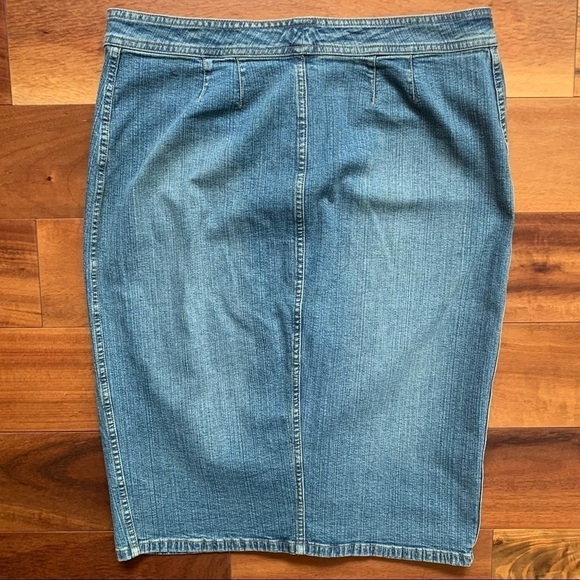 Laura Leigh Denim Skirt - Picture 2 of 6